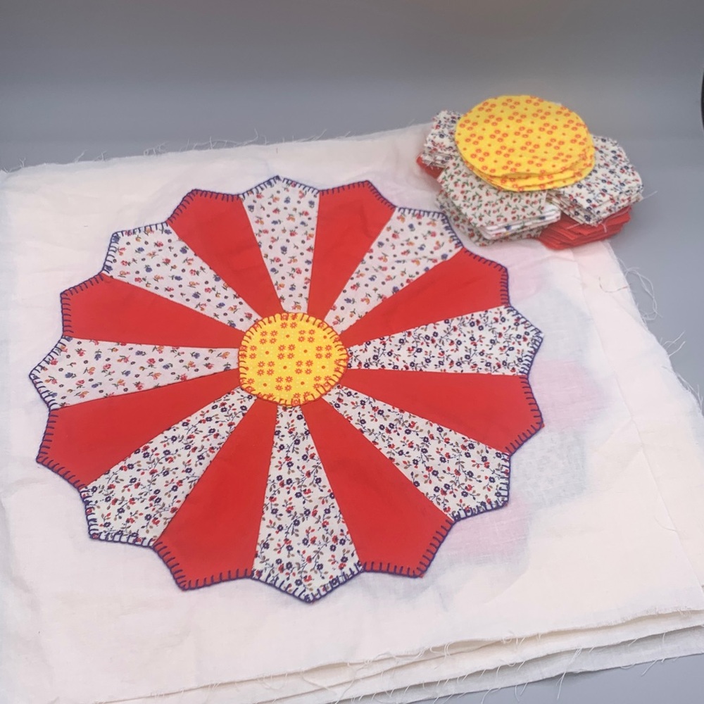 Vintage Dresden Plate Quilt Squares Red Floral Sunburst Pattern Yellow Center
